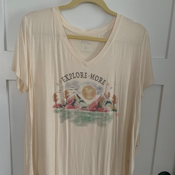 Grace & Lace Perfect V-Neck tee Explore More - M - Picture 2 of 3